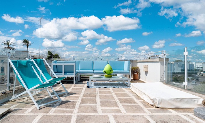 Otranto House | Holiday Home 'Le Terrazze Otranto Attico - 5' with Shared Terrace, Wi-Fi and Air Conditioning