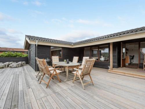 Hvide Sande House | Holiday Home Leleks - 200m from the sea by Interhome