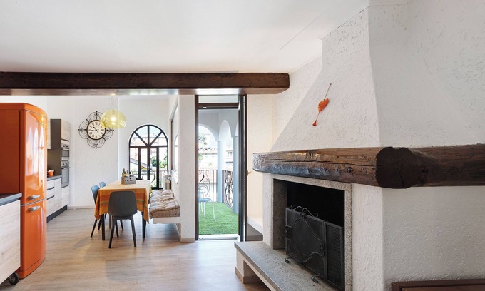 Germignaga House | Holiday Home 'Mansarda Vialba' with Lake View, Private Terrace and Balcony