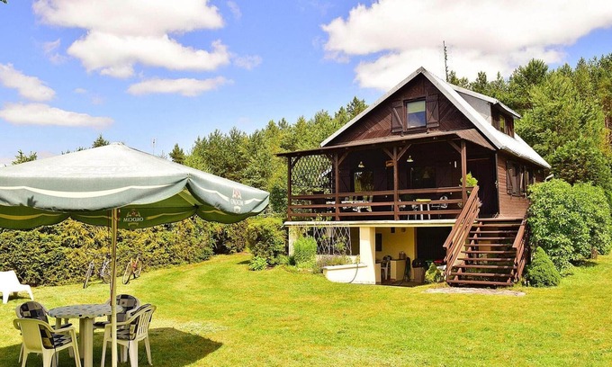 Sierakowice House | Holiday Home near Gowidlinskie Lake