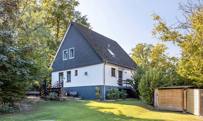 Muden House | Holiday Home 'Oehm' with Private Terrace, Private Garden and Wi-Fi