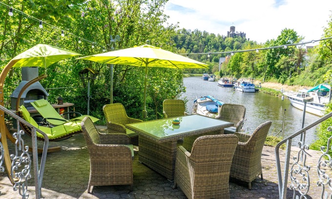 Lahnstein House | Holiday home on the lock island - vacation on the island