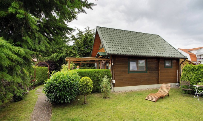 Loddin House | Holiday Home 'Oskar' with Private Terrace and Wi-Fi