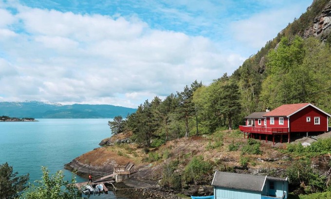 Herand House | Holiday Home Rød Hytte by Interhome