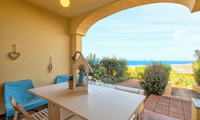 Paduledda House | Holiday Home 'Sky View' with Sea View, Shared Pool and Air Conditioning
