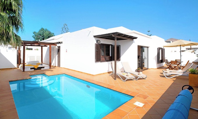 Tias Villa | Holiday Home 'Villa Princesa Ico' with Sea View, Pool & Wi-Fi