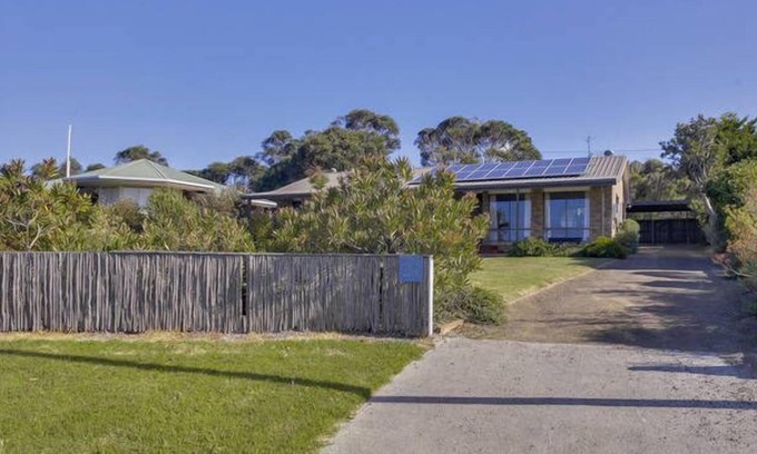 Bicheno House | Holiday Home with Ocean Views - Bicheno
