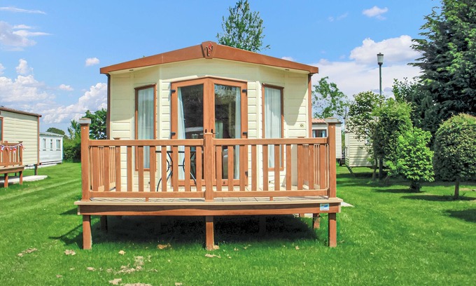 York House | Holiday home with one double with en suite, and one twin.
