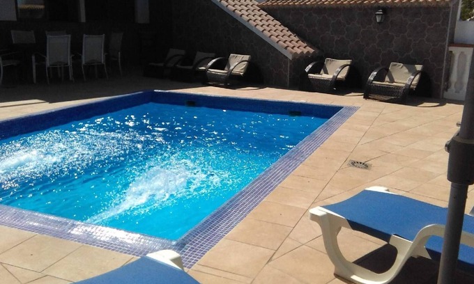 Guevejar House | Holiday house Güevéjar for 1 - 12 persons with 3 bedrooms - Row house