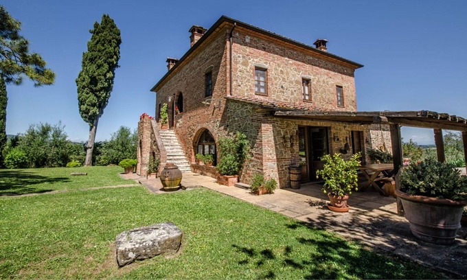 Torrita di Siena House | Holiday house Torrita di Siena for 1 - 11 persons with 6 bedrooms - Holiday home