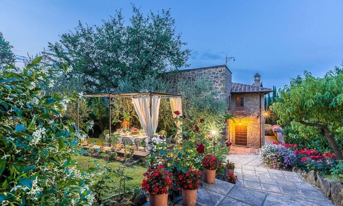 Ripoli House | Holiday house Monterchi for 1 - 10 persons with 5 bedrooms - Holiday home
