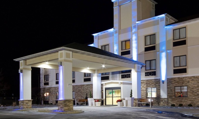 Adrian Hotel | Holiday Inn Express Adrian by IHG