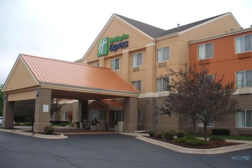 Lapeer Hotel | Holiday Inn Express Lapeer by IHG