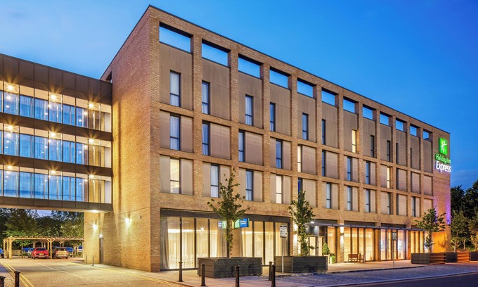 Custom House Hotel | Holiday Inn Express London - ExCeL by IHG