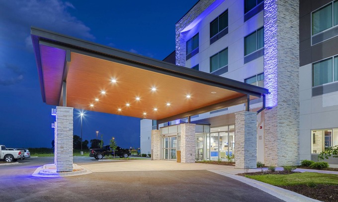 Bourbonnais Hotel | Holiday Inn Express & Suites Bourbonnais East - Bradley by IHG