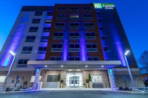 Jersey City Hotel | Holiday Inn Express & Suites Jersey City North - Hoboken by IHG