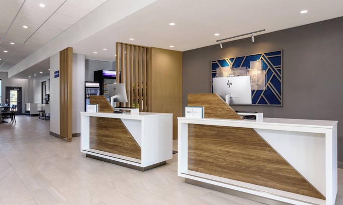 MacClenny Hotel | Holiday Inn Express & Suites Macclenny by IHG