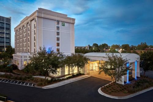Westside Hotel | Holiday Inn Express & Suites Charleston DWTN -Westedge by IHG