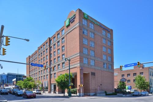 Downtown Buffalo Hotel | Holiday Inn Express & Suites Buffalo Downtown by IHG
