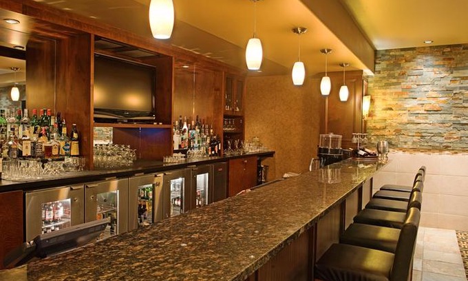 Northwest Edmonton Hotel | Holiday Inn Hotel & Suites-West Edmonton
