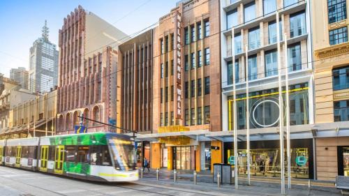 Melbourne Central Business District Hotel | Holiday Inn Melbourne Bourke Street Mall by IHG
