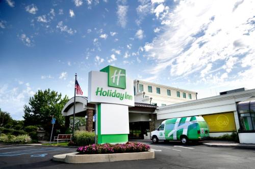 Plainview Hotel | Holiday Inn Plainview-Long Island by IHG