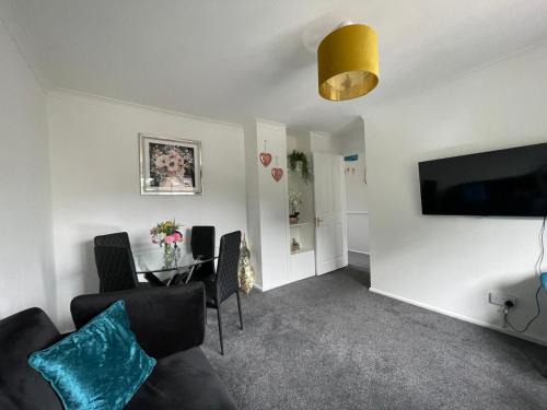 Stevenage Apartment | Holly Copse