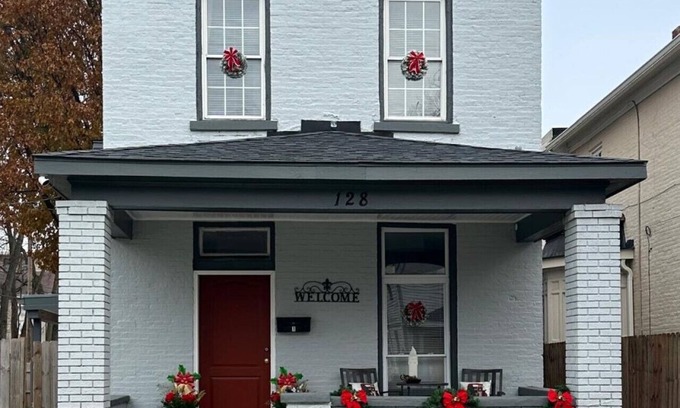 Hamilton House | "Holly Jolly Historic Home”–Where Its Always XMAS!