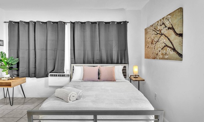 Downtown Hollywood Apartment | Hollywood Beach Getaway ~ Executive Studio Suite