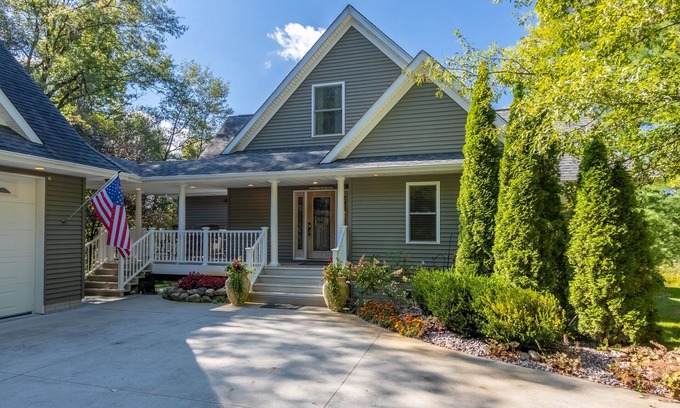 Harrison Apartment | "Home Away From Home" nestled into five private acres on an all sports lake!