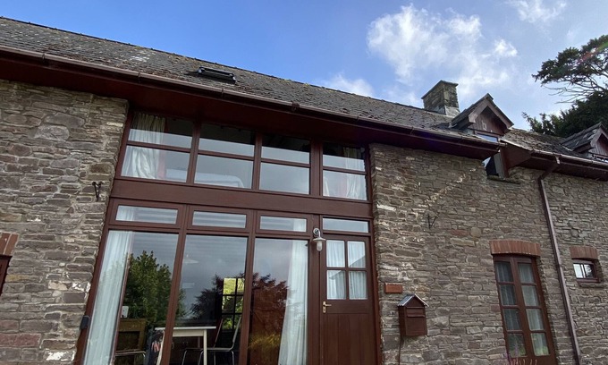 Pencelli Cottage | "Home from Home" in the Bannau Brycheiniog with stunning views of the Usk Valley