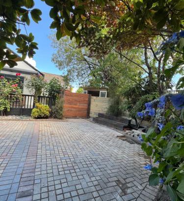 Upper Riccarton Villa | Home in Church corner