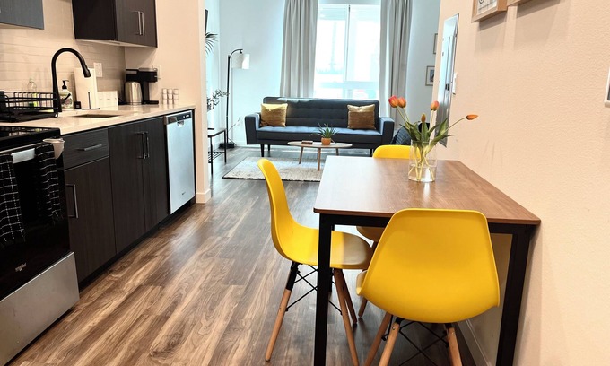 Hollywood Condo | Home in Hollywood ,free parking , gym ,jacuzzi ,Rooftop, best location