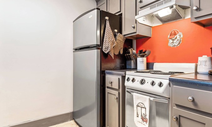 Athens Condo | Home is Where the Arch is Across From Uga!