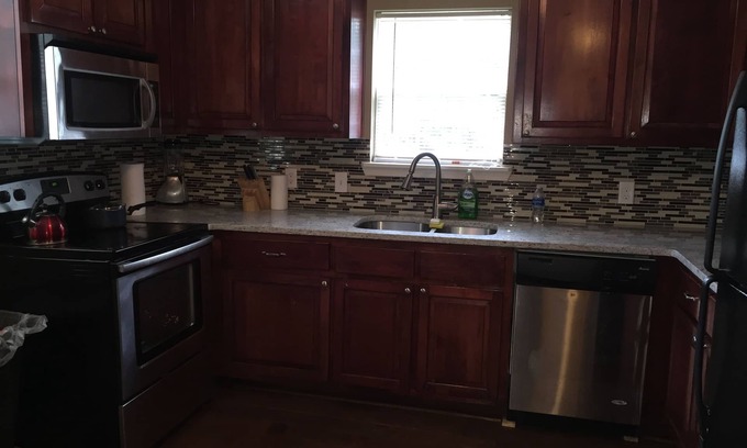 College Park House | Home Near to Hartsfield Jackson Airpot & Downtown 4 BD 2 π