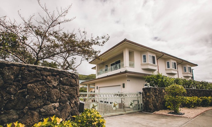 Portlock House | Home of Aloha, 5 Bedrooms/4 Baths, Sleeps 14