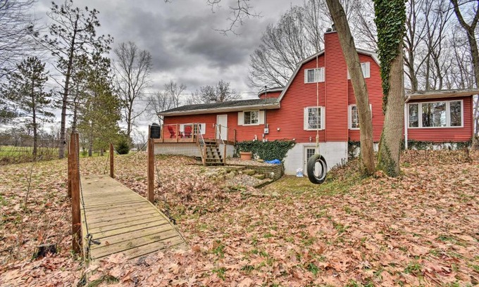 Haslett House | Home on 10 Acres Perfect for MSU Football Weekend