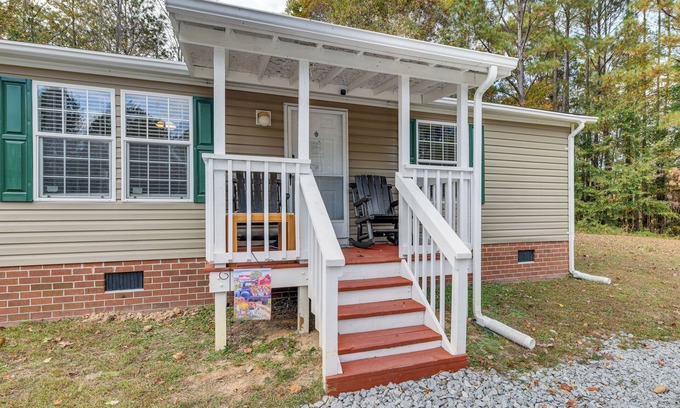 Beaver Creek House | Home on 3 Acres w/Grill in Brodnax!