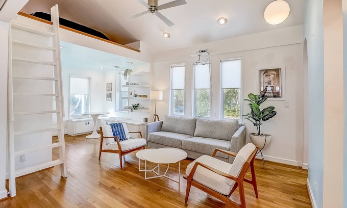 Chestnut House | Home with enclosed yard & central AC - dogs welcome