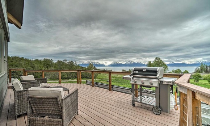 Kachemak House | Home with Kachemak Bay View - 5 Miles to Downtown!