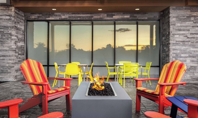 Franklin Hotel | Home2 Suites by Hilton Boston Franklin