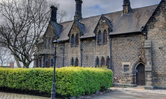 Leeds House | Homebird Property - The Vicarage