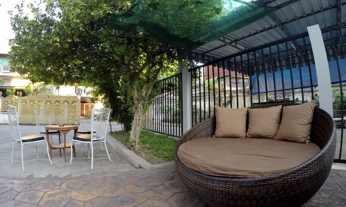Thapae Hotel | Homely and Peaceful Place in Central Location of Chiang Mai (FREE bicycle)