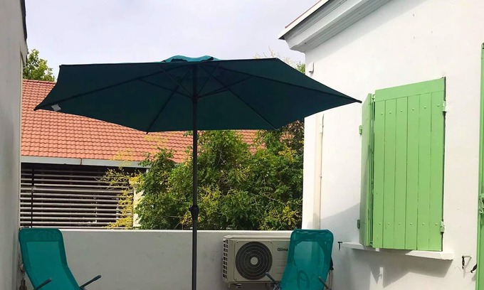 Port-Saint-Louis-du-Rhone Apartment | Homerez - Nice apartement for 6 ppl. with terrace at Port-Saint-Louis-du-Rhône