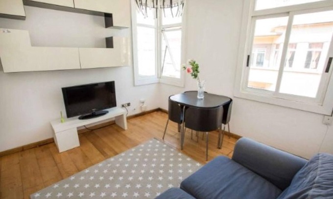 La Coruna Apartment | Homerez - Amazing appartement 3 km away from the beach for 5 ppl. with jacuzzi