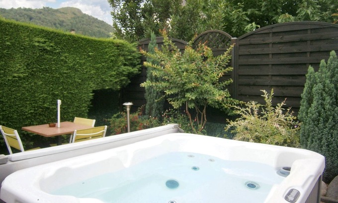 Lourdes Apartment | Homerez - Apartment in Lourdes