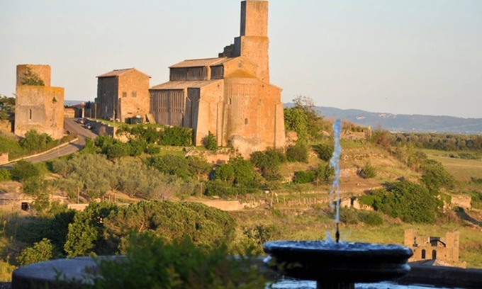 Tuscania Apartment | Homerez - Beautiful appartement for 4 ppl. with terrace at Tuscania
