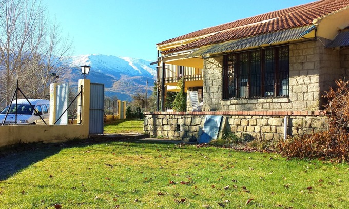 Navaluenga House | Homerez - Big house for 30 ppl. with garden and terrace at Navaluenga