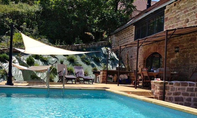 Noailhac Villa | Homerez - Big villa for 9 ppl. with swimming-pool and terrace at Noailhac