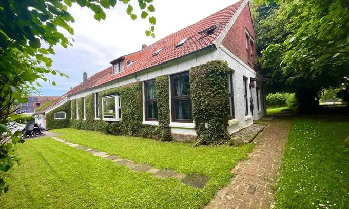 Emden Apartment | Homerez - Bright apartment in Emden with terrace 60 m²